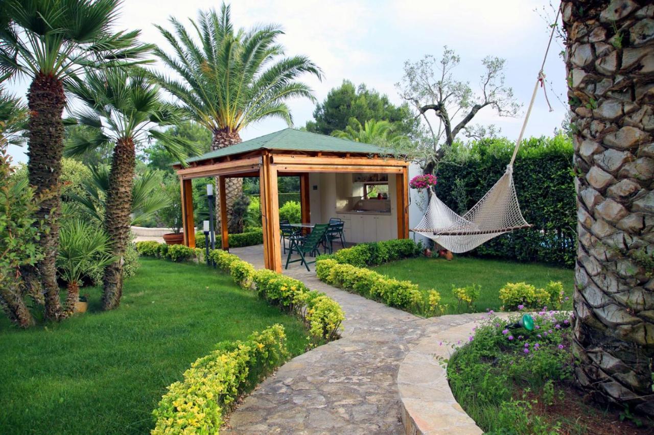 Bed and Breakfast Trullo Al Monte Челье-Мессапика Экстерьер фото