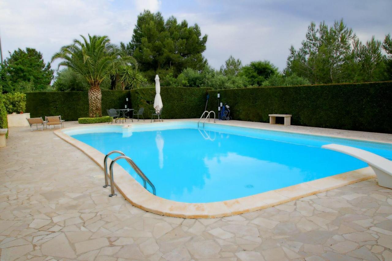 Bed and Breakfast Trullo Al Monte Челье-Мессапика Экстерьер фото