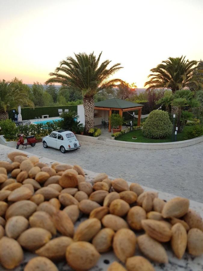 Bed and Breakfast Trullo Al Monte Челье-Мессапика Экстерьер фото